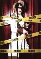 SOMATIC GUARDIAN/咲季/膝上・服装白色・笼子・"CAUTION"・背景红色/官方生写真