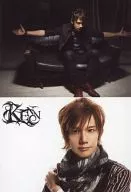 Kenn / Horizontal type / Whole body / Sofa seat / Both hands spread / Bust up / Left hand shoulder / CD "Kenn VOCAL ALBUM" Special Official photo