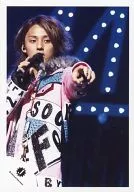 Kis-My-Ft2 / Taisuke Fujigaya / Live Photo / Upper Body / Costume Pink / the left fingers Holder / Right Hand Microphone / Official Official photo