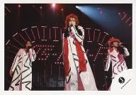 Kis-My-Ft2 / Gather (3 people) / Live Photo / Costume White / Red / Cap / Left Hand Microphone Center Chiga / Official Official photo