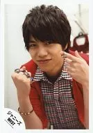 Johnny's West / Daiki Shigeoka / Bust up / Costume red / Plaid Shirt, Right Hand Fist, the left fingers Stand / Official Official photo