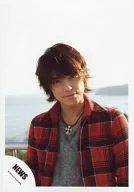 NEWS / Yuya Tegoshi / Bust up / Shirt red check / Inner grey / Camera view / Background sea / Official Official photo