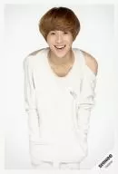 Shinee / TAEMIN / Acima do joelho, Fantasia branca, Bolso de ambas as mãos, Tank Top, Sorriso, Tamanho do cartão postal / Tamanho do cartão postal exclusivo de everysing Fotografia ao vivo
