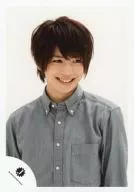 Johnnys Jr. / Genki Iwahashi / Upper body / Costume grey / Eyes right / Background white / Smile / Official Official photo