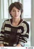 D2 / Yuki Yamada / Upper Body / Clothes Black / White / Background Window / "2013.06" / Official Official photo