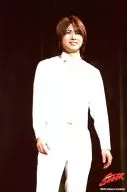 Kinki Kids/堂本光一/现场照片・膝上・服装白色・背景黑色・2L尺寸/Endless SHOCK