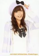 Berryz Kobo / Yurina Kumai / Upper Body / Costume Purple / White / Ribbon Black / Hat / Left Hand Hat / Right Facing / Mouth Opening / Background White / Official Official photo