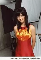 Berryz Kobo / Yurina Kumai / Kneecap / Costume red / orange / Both hands back / Background room / Official Official photo