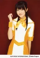 Berryz Kobo / Yurina Kumai / Above knee / Costume Yellow White / Right Hand Rock / Below Left Hand / Background Red / Official Official photo