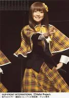 Berryz Kobo / Yurina Kumai / Live Photo / Above the Knee / costume yellow black / Check Pattern / Right Hand Front / Left Hand Lumbar Microphone / Official Official photo