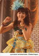 Berryz Kobo / Yurina Kumai / Live Photo / Upper Body / Costume Yellow Light Blue / Light Blue Feather Hair Accessory / Right Hand Rock / Left Hand Microphone / Official Official photo