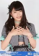 横山由依/上半身/AKB48グループSHOP in Giftrip 羽田空港国際線ターミナル店限定生写真