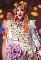 Takarazuka Revue / Masaki Ryu (Oscar) / Above-the-knee, Costume : Platinum Silver Red, Flowers in the Right Hand, Moon Group :' The Rose of Versailles' (edited by Oscar and Andre) /' Takarazuka Revue' Official Official photo