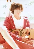 Takuya Uehara / Kneecap / Sitting / Costume red / white / Skateboard / SUPER Handsome LIVE