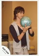 KAT-TUN / Junnosuke Taguchi / Above-the-knee ・ Costume Gray ・ Striped Pattern Purple ・ Both hands ball ・ bowling alley / Official Official photo