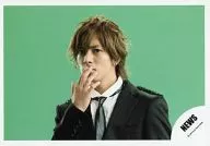 NEWS / Tomohisa Yamashita / Horizontal, Bust up, Costume Black, Right Hand Opening, Background Green / Official Official photo