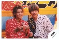 NEWS / Takahisa Masuda / Yuya Tegoshi / Horizontal / Upper body / Yukata / Red / Black / Red / Both hands / Food / Right eye / Official Official photo