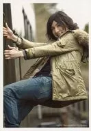 Kei Hosogai / Above Knee / Costume Khaki (Green) / Jeans / Body Left Facing / "Our Earth Road"