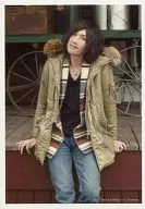 Kei Hosogai / Knee-Up / Costume Khaki (green) / Black / Jeans / Sitting / Hanging / "Our Earth Road"