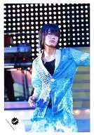 Ya-Ya-yah/山下翔央/ライブフォト・膝上・衣装水色・ネックレス/公式生写真