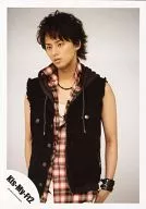 Kis-My-Ft2 / Taisuke Fujigaya / Above-the-knee / Costume Black / Red / White / Check Pattern / Background White / Official Official photo