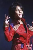 Kis-My-Ft2 / Taisuke Fujigaya / Live Photo / Upper Body / Costume Red / Both Hands Par / Body Facing Right / Open Mouth / 2L Size / World's Wing Premium2007