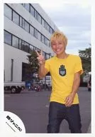 Kanjani Eight / Akihiro Yasuda / Knee-Top, Yellow Shirt, Right Hand Piece / Official Official photo