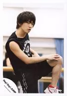 Hey! Say! JUMP / Yuri Chinen / Whole Body / Costume Black / Left Leg Raising / Official Official photo