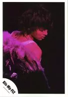 Kis-My-Ft2 / Taisuke Fujigaya / Live photo / Upper body / Costume pink silver / Lower right eye / Background black / Official Official photo