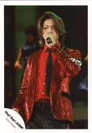 Hey! Say! JUMP / Yuya Takagi / Live Photo / Above the Knee / Costume Red / Left Hand Microphone / Eye Point Left / Official Official photo