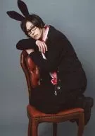 Yuki Tamaki (Nobi) / Whole body, sitting, costume black, plaid shirt red, pink, rabbit ears / Stage "Rabbit restaurant"