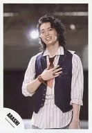 Arashi / Matsujun / Live Photo / Above the Knee / Striped Shirt White / Vest Black / Right Hand Chest / Necktie / Official Official photo