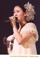 Berryz Kobo / Risako Sugaya / Live Photo / Bust Up / Costume White / Right Hand Breast / Left Hand Microphone / Background Black / Official Official photo