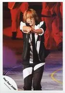 Hey! Say! JUMP / Yuya Takagi / Live Photo / Above the knees / Costume black and white / Both hands in front / Pointing / Behind / Official Official photo