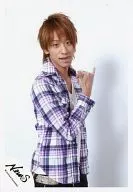 NEWS / Keiichiro Koyama / Above-the-Knee / Plaid Shirt Purple / Right Thumb and Little Finger Stand / Tongue-Out / Official Official photo