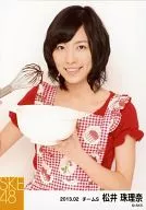 Jurina Matsui / Upper Body / Apron Red Check / Right Hand Whipper / Left Hand Ball / SKE48 2013 February individual Official photo 「 2013.02 」 「 Valentine 」