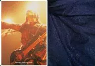 DIR EN GREY/薫/衣装赤・左手ギター・背景黄色/Dir en grey since 1997-02 D’argent en cendreトレーディングカード