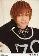 D2 / Ryo Mitsuya / Bust Up / Costume Black / Right Hand Head / Bow Tie / 2013.03 / Official Official photo