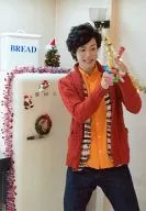 Takuji Suehara / Kneecap / Costume red / yellow / Cracker / Background white / Gokujyo Bungaku 「 K no Shoten 」 Random Bromide