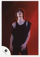 Travis Japan / Miyuto Morita / Live Photo / Knee-Top / Costume Black / Tank Top / Background Red / Mouth Open / Johnnys Jr. / Official Official photo