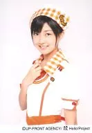 Berryz Kobo / Yurina Kumai / Upper body, Costume : White, Orange, Check Pattern, Right Wrist, Background White / Official Official photo