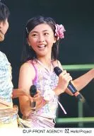 Berryz Kobo / Yurina Kumai / Live Photo / Upper Body / Costume Pink / Light Blue / Flower Pattern / Right Hand Microphone / Left Eye / Official Official photo