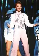 Hikaru Asami / Live Photo / Above Knee / White Pink Costume / Both Hands Spread / Back Person / Right Eye / Takarazuka Revue