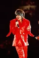 V6/森田剛/ライブフォト・膝上・衣装赤・右手マイク・バンダナ・枠無し/公式生写真
