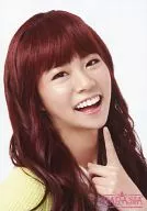 Kara / SeungYeon / Face Up / costume green / the left fingers standing / Smile / Background white / KARASIA 2013 HAPPY NEW YEAR IN TOKYO DOME