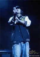 Hitoshi Akanishi / Live Photo / Above the Knee / Costume Black and White / Right Hand Microphone / Left Hand Sleeve Grip / Hat / yellow gold tour 3011