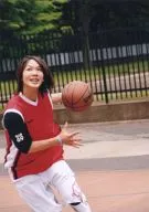 山冲勇輝/膝上背心紅色左手籃球野外官方生寫真