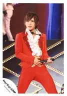 Hey! Say! JUMP / Ryosuke Yamada / Live Photo / Knee-High / Costume red / Microphone with both hands / Eye-point left / Official Official photo