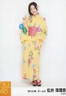 Jurina Matsui / Whole body, costume yellow, flower pattern, right hand water balloon / SKE48 August 2012 individual Official photo "Yukatas"