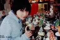 No. 37 : Hirosue Ryoko / Horizontal, Upper Body, Figurino White, Blue Blue, Border Pattern, Body Right / Formal Bromide